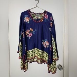 Johnny Was Dinah blue Silk Floral-Print Top with Embroidered Detail M